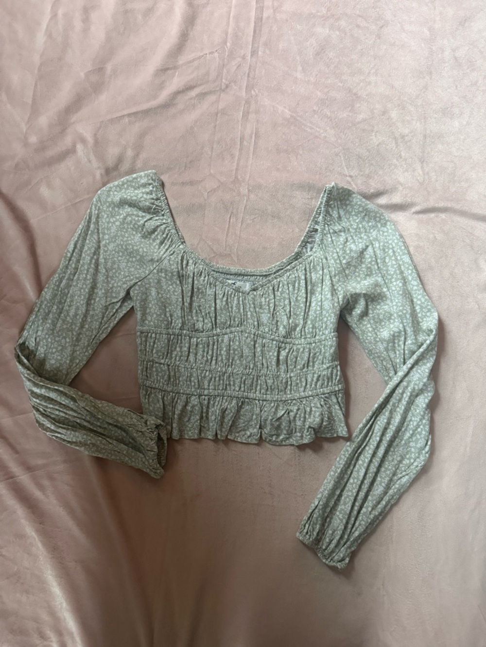 Super cute Hollister long sleeve